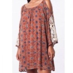 Umgee Cold Shoulder Crochet Flared Sleeve Dress L